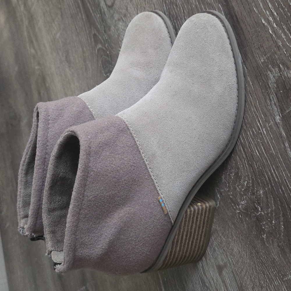 TOMS Lacy Suede Felt Ankle Booties in Forged Iron Desert Taupe 5.5